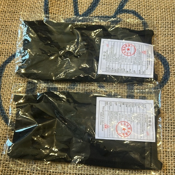 ✌️NWT 7 Dutch Bros coffee Masks - Picture 7 of 8